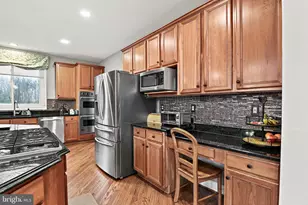 21922 Hyde Park Dr, Ashburn, VA 20147 - Photo 18