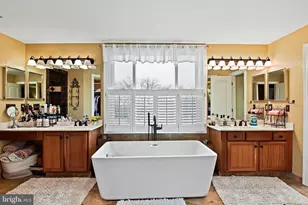 21922 Hyde Park Dr, Ashburn, VA 20147 - Photo 24