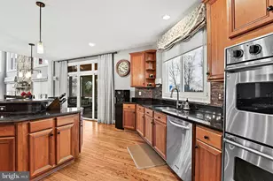 21922 Hyde Park Dr, Ashburn, VA 20147 - Photo 16