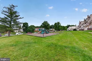 1006 Warwick Ct, Sterling, VA 20164 - Photo 16