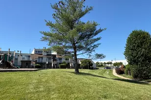 1006 Warwick Ct, Sterling, VA 20164 - Photo 4