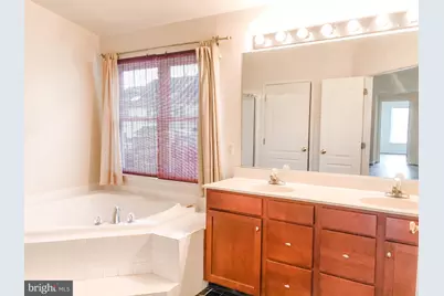 22511 Airmont Woods Terrace, Ashburn, VA 20148 - Photo 20