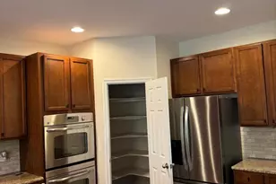 24877 Myers Glen Pl, Chantilly, VA 20152 - Photo 10