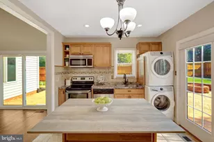254 E Juniper Ave E, Sterling, VA 20164 - Photo 20
