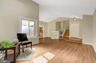 254 E Juniper Ave E, Sterling, VA 20164 - Photo 10