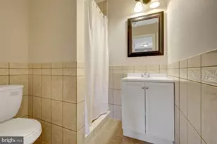 254 E Juniper Ave E, Sterling, VA 20164 - Photo 28