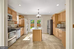 254 E Juniper Ave E, Sterling, VA 20164 - Photo 16