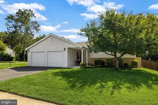 254 E Juniper Ave E, Sterling, VA 20164 - Photo 2