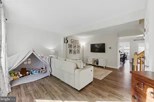 19954 Fieldgrass Square, Ashburn, VA 20147 - Photo 4