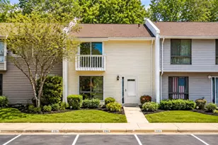 28 Wedgedale Dr, Sterling, VA 20164 - Photo 1