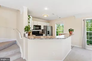 46994 Courtyard Sq, Sterling, VA 20164 - Photo 16
