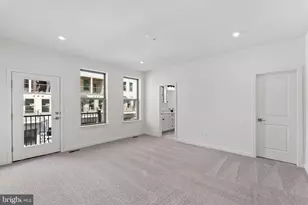 43841 Venetian Square, Ashburn, VA 20147 - Photo 8