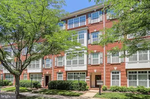 19283 Winmeade Dr, Leesburg, VA 20176 - Photo 4