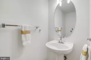 19283 Winmeade Dr, Leesburg, VA 20176 - Photo 16