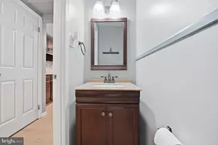 1072 Tottenham Ct, Sterling, VA 20164 - Photo 14