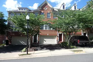 47574 Royal Burnham Terrace, Sterling, VA 20165 - Photo 2