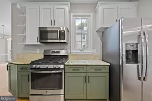 20712 Parkside Cir, Sterling, VA 20165 - Photo 12
