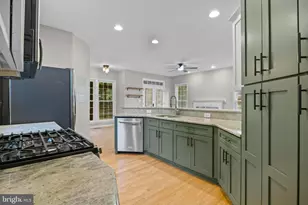 20712 Parkside Cir, Sterling, VA 20165 - Photo 16