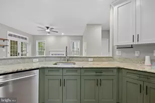 20712 Parkside Cir, Sterling, VA 20165 - Photo 14