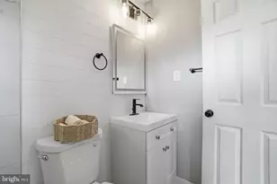 706 S Dogwood Ct, Sterling, VA 20164 - Photo 30