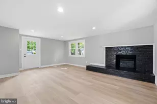 706 S Dogwood Ct, Sterling, VA 20164 - Photo 14