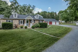 102 Phillips Ct NW, Leesburg, VA 20176 - Photo 4