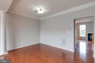 25286 McIntyre Sq, Chantilly, VA 20152 - Photo 10
