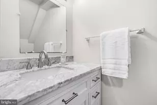 414 Ginkgo Terrace NE, Leesburg, VA 20176 - Photo 32