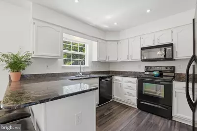 401 Nikki Ter SE, Leesburg, VA 20175 - Photo 6