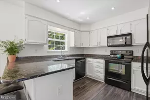 401 Nikki Terrace SE, Leesburg, VA 20175 - Photo 6