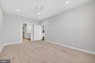 21630 Hawksbill High Cir, Sterling, VA 20164 - Photo 20