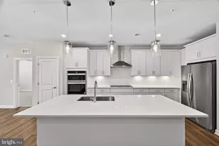 21630 Hawksbill High Cir, Sterling, VA 20164 - Photo 10