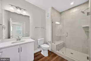 21630 Hawksbill High Cir, Sterling, VA 20164 - Photo 28