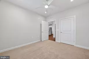 21630 Hawksbill High Cir, Sterling, VA 20164 - Photo 26