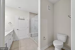 21630 Hawksbill High Cir, Sterling, VA 20164 - Photo 24