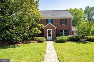241 Edwards Ferry Rd NE, Leesburg, VA 20176 - Photo 2