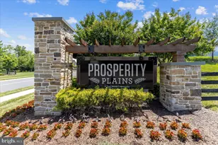 25467 Byrnes Crossing Dr, Chantilly, VA 20152 - Photo 2
