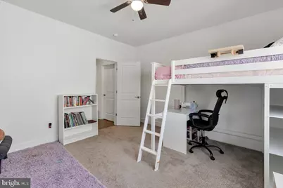 25467 Byrnes Crossing Drive, Chantilly, VA 20152 - Photo 32