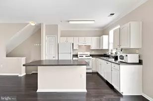 21790 Dragons Green Square, Ashburn, VA 20147 - Photo 16