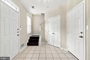 21790 Dragons Green Square, Ashburn, VA 20147 - Photo 4