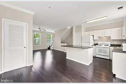 21790 Dragons Green Square, Ashburn, VA 20147 - Photo 18