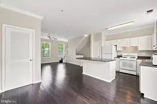 21790 Dragons Green Square, Ashburn, VA 20147 - Photo 18