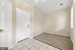 21790 Dragons Green Square, Ashburn, VA 20147 - Photo 6
