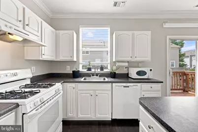 21790 Dragons Green Square, Ashburn, VA 20147 - Photo 14