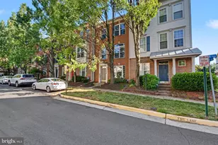 46202 Walpole Terrace, Sterling, VA 20165 - Photo 2