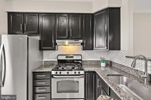 47690 Woolcott Square, Sterling, VA 20165 - Photo 10