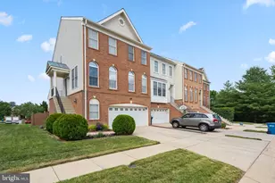 25838 Kirkwood Square, Chantilly, VA 20152 - Photo 2