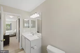 23098 Fontwell Square, Sterling, VA 20166 - Photo 26