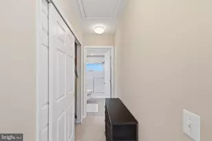 23098 Fontwell Square, Sterling, VA 20166 - Photo 24