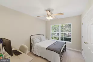 23098 Fontwell Square, Sterling, VA 20166 - Photo 16